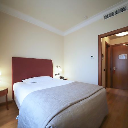 Monica Hotel Fiera Pregnana Milanese ภายนอก รูปภาพ
