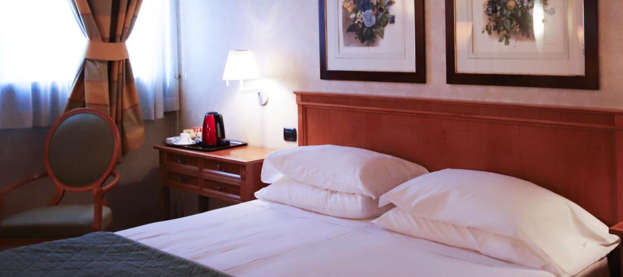 Monica Hotel Fiera Pregnana Milanese ภายนอก รูปภาพ