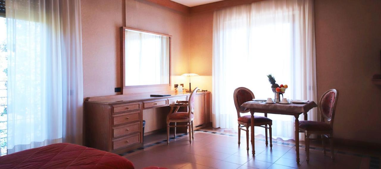 Monica Hotel Fiera Pregnana Milanese ภายนอก รูปภาพ