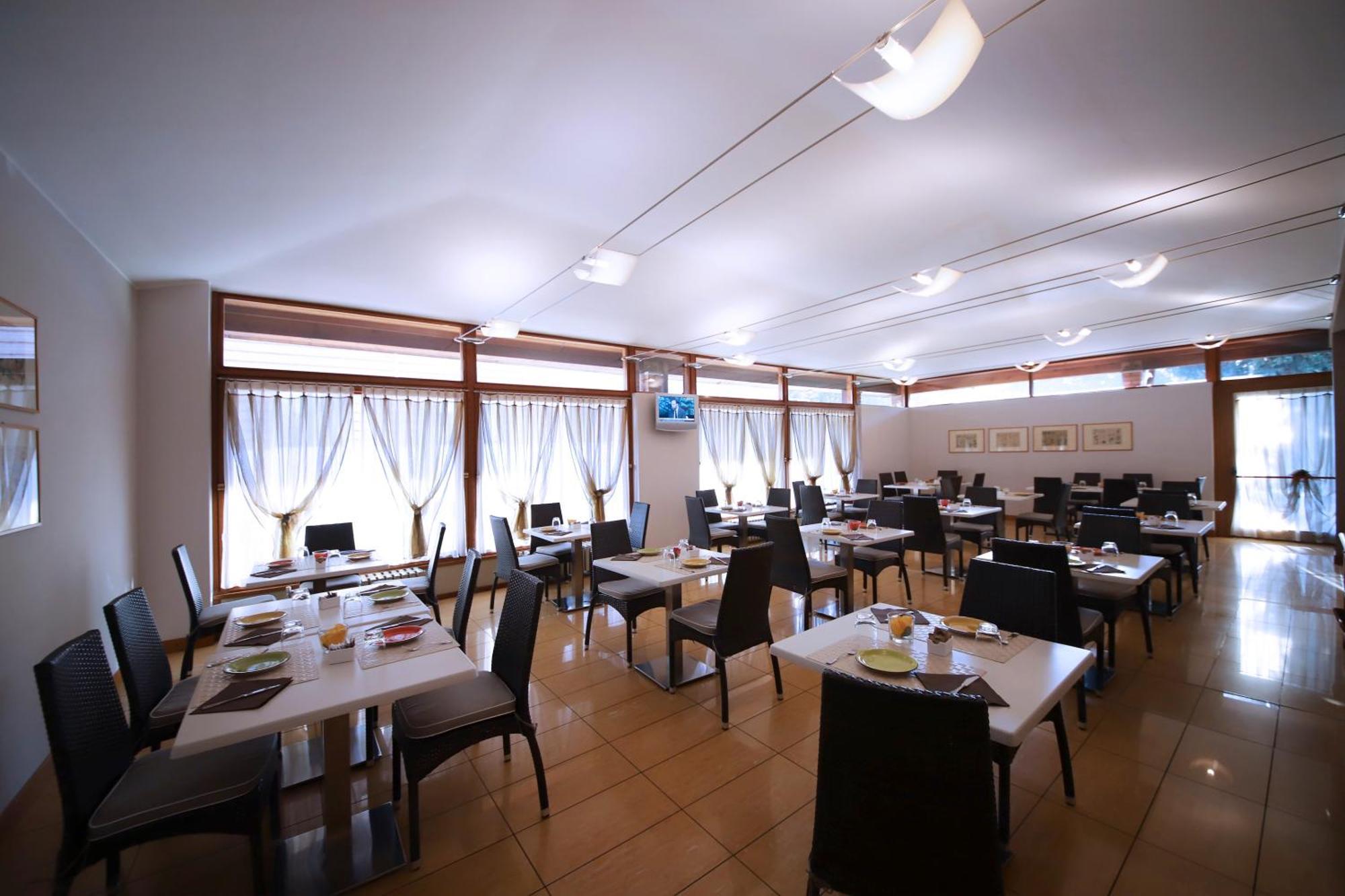 Monica Hotel Fiera Pregnana Milanese ภายนอก รูปภาพ