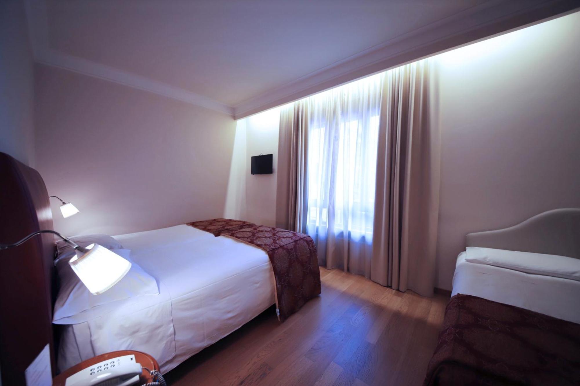 Monica Hotel Fiera Pregnana Milanese ภายนอก รูปภาพ