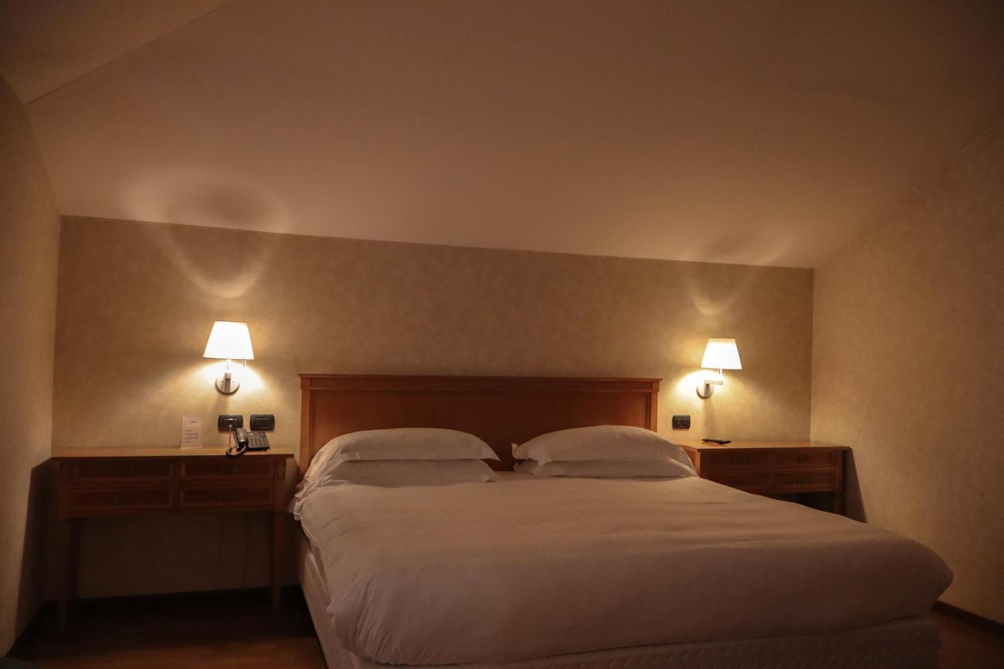 Monica Hotel Fiera Pregnana Milanese ภายนอก รูปภาพ