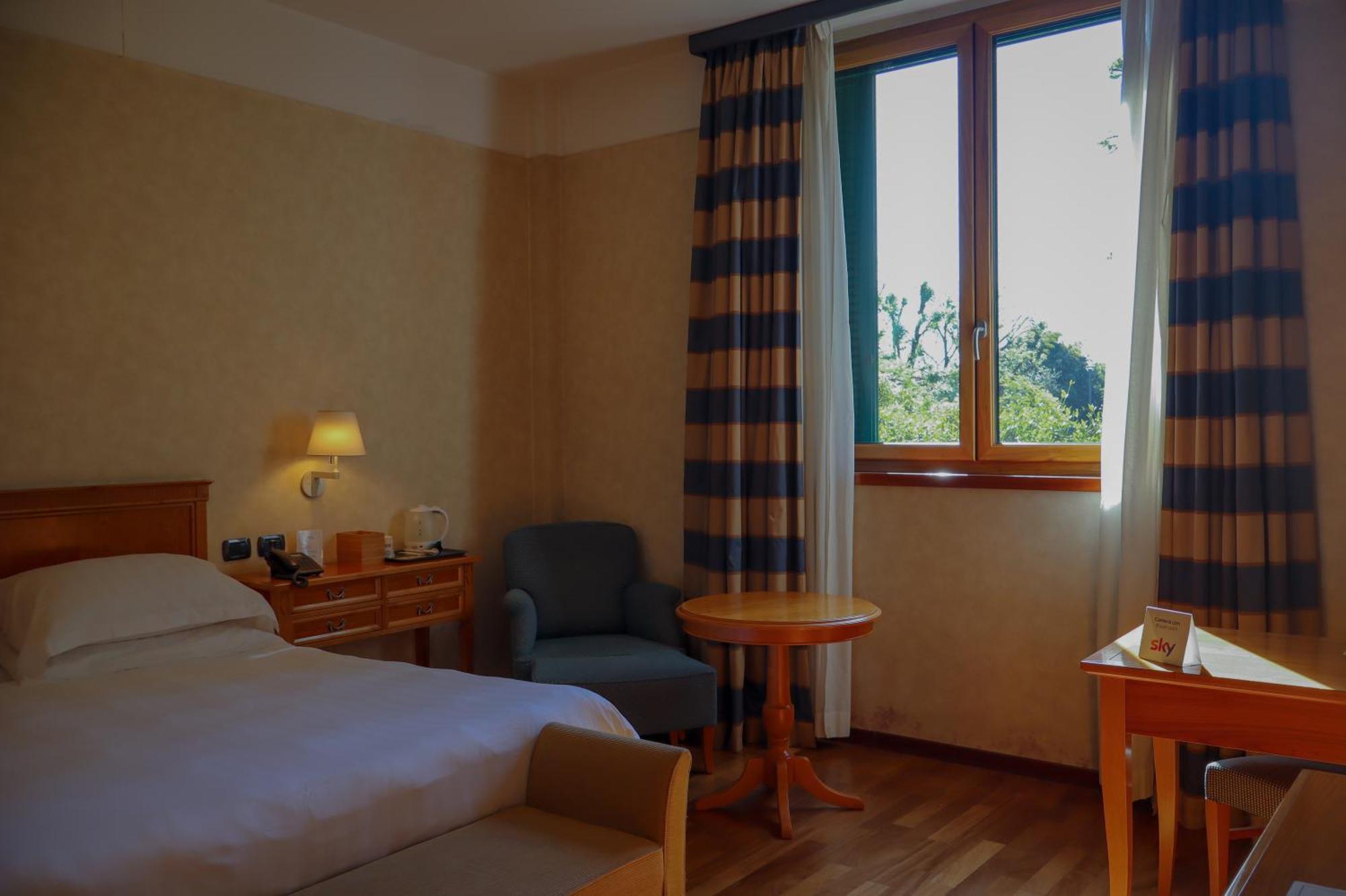 Monica Hotel Fiera Pregnana Milanese ภายนอก รูปภาพ