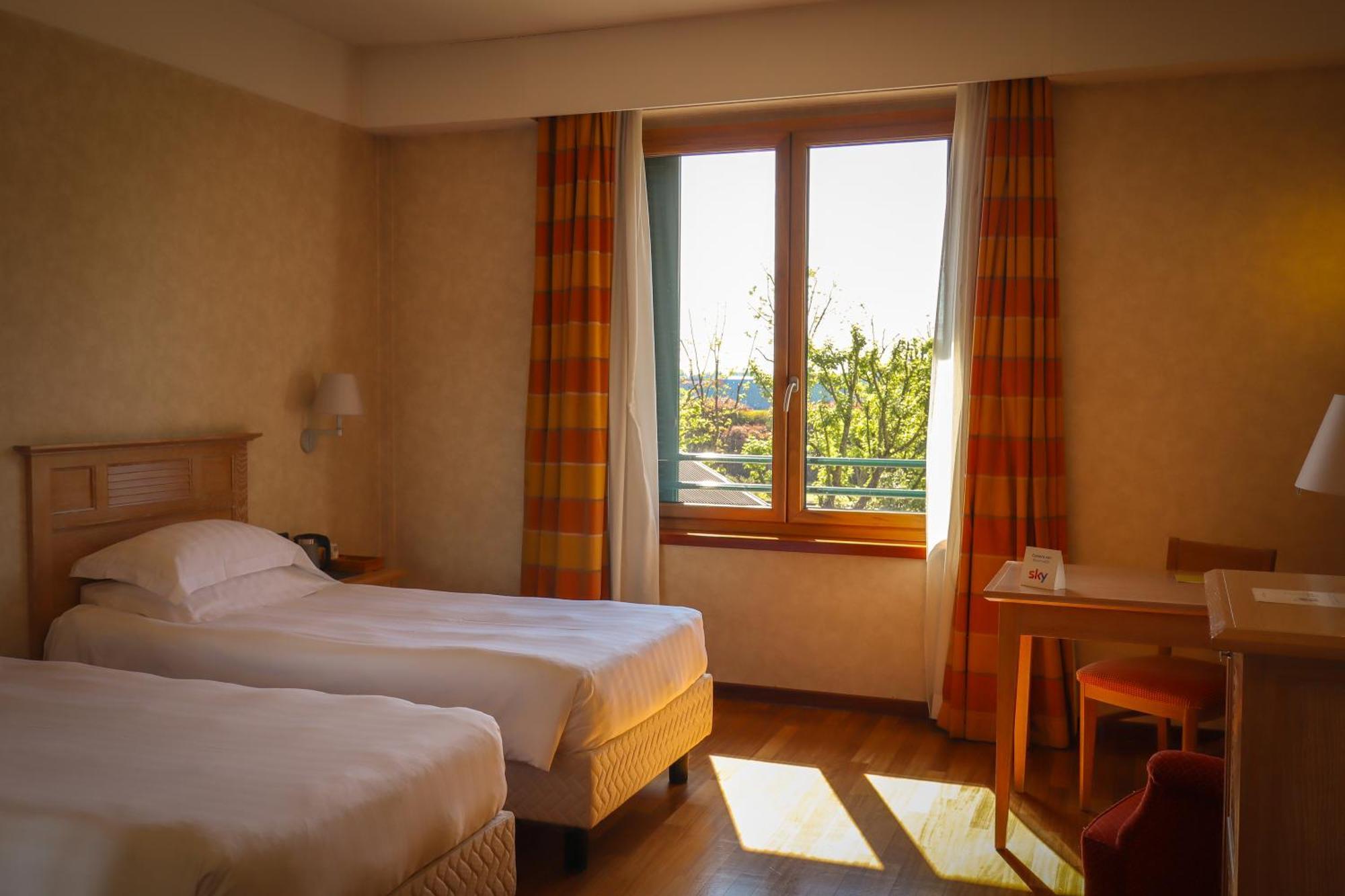 Monica Hotel Fiera Pregnana Milanese ภายนอก รูปภาพ