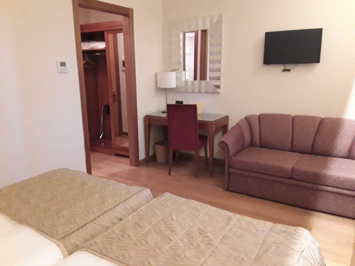 Monica Hotel Fiera Pregnana Milanese ภายนอก รูปภาพ