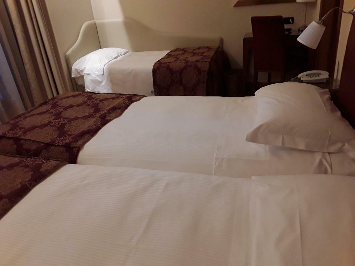 Monica Hotel Fiera Pregnana Milanese ภายนอก รูปภาพ