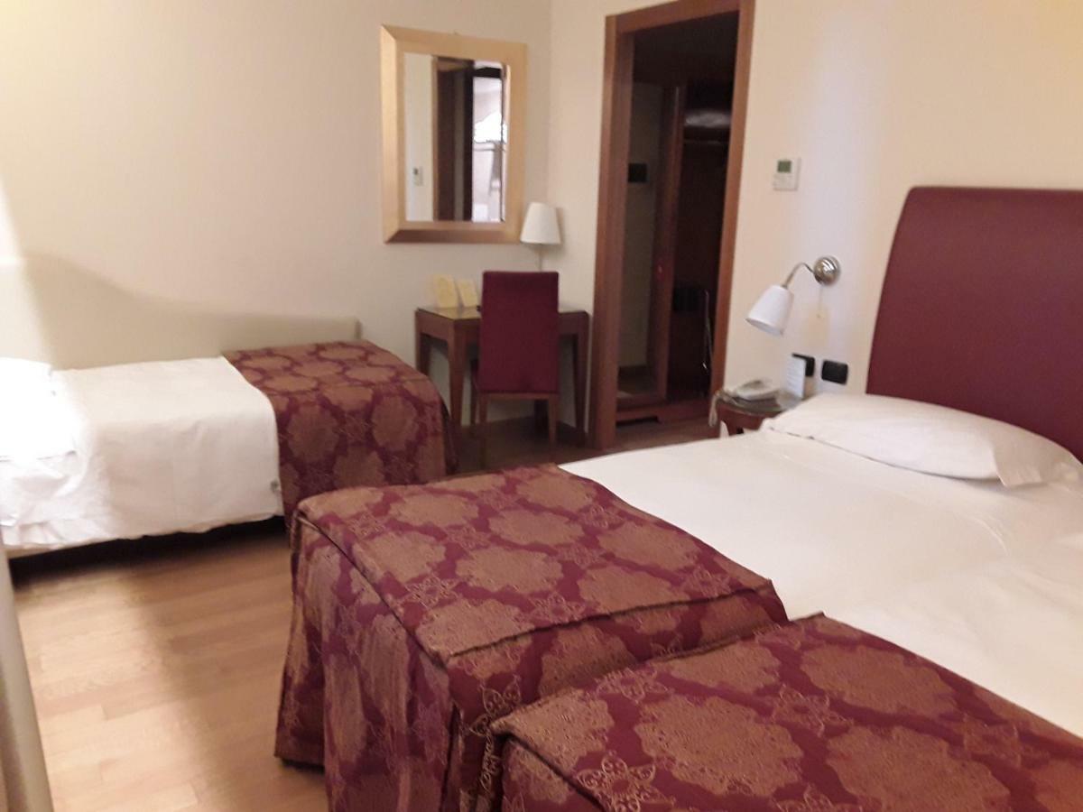 Monica Hotel Fiera Pregnana Milanese ภายนอก รูปภาพ